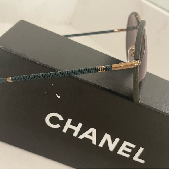 CHANEL Sunglasses - Picture 3 of 4